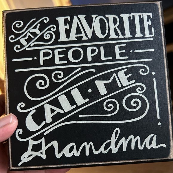Decorative Box Sign - “My Favorite People Call Me Grandma” Primitives By Kathy - Picture 2 of 3